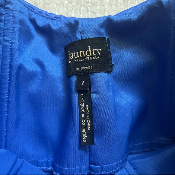 Blue strapless gown - Picture 2 of 4